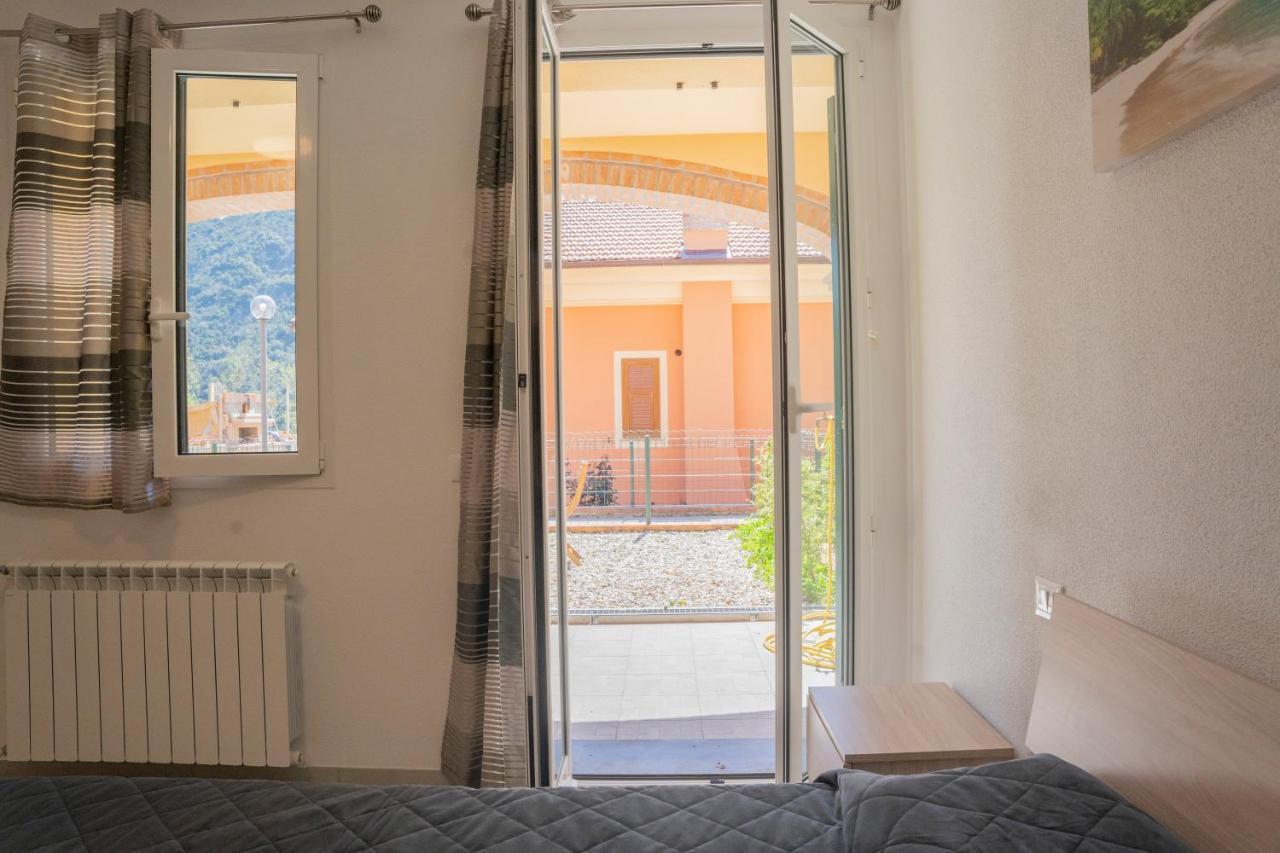 Villa Moderna: Modern Retreat with Garden Jacuzzi San Lazzaro  Exterior photo