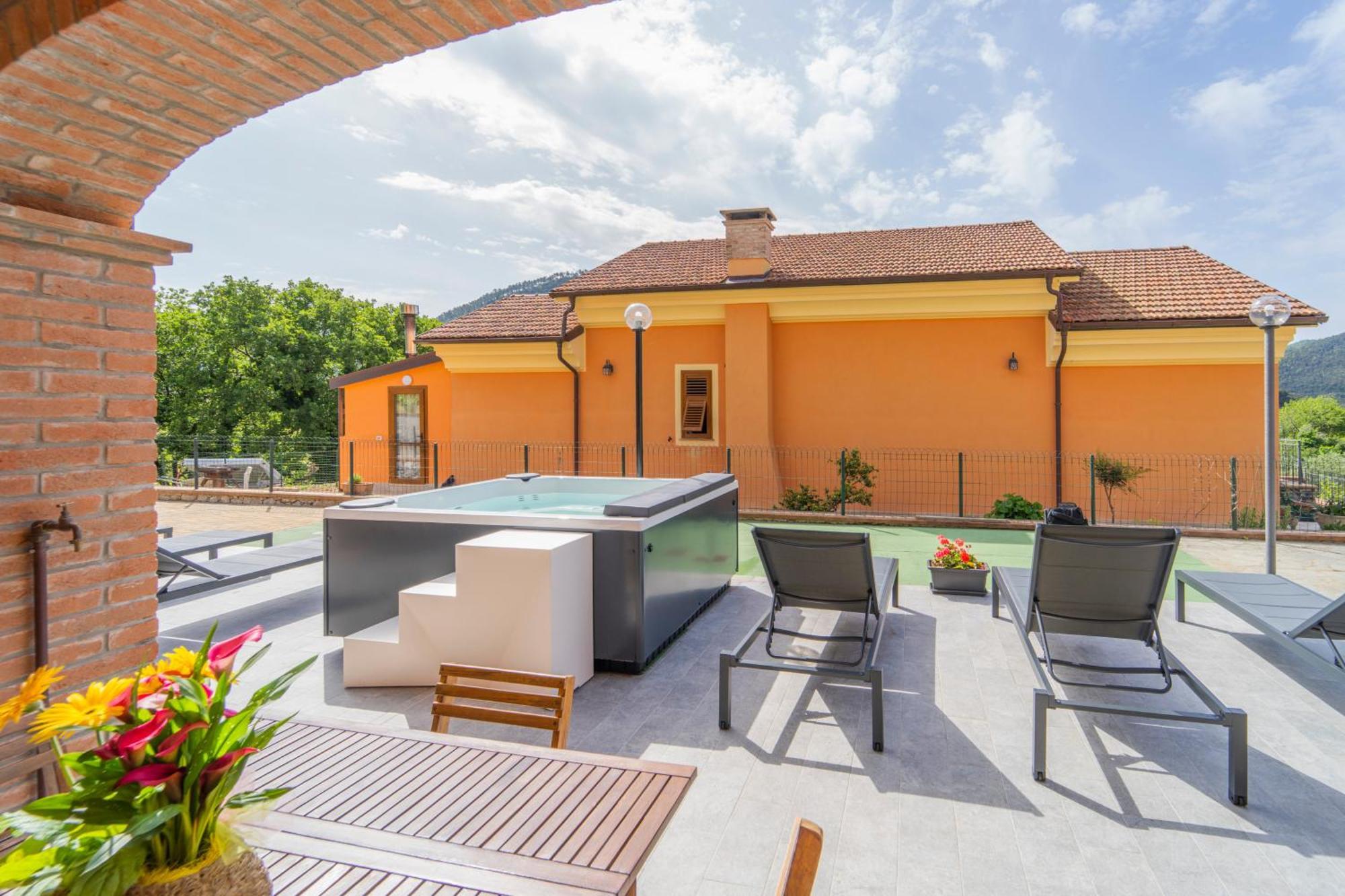 Villa Moderna: Modern Retreat with Garden Jacuzzi San Lazzaro  Exterior photo