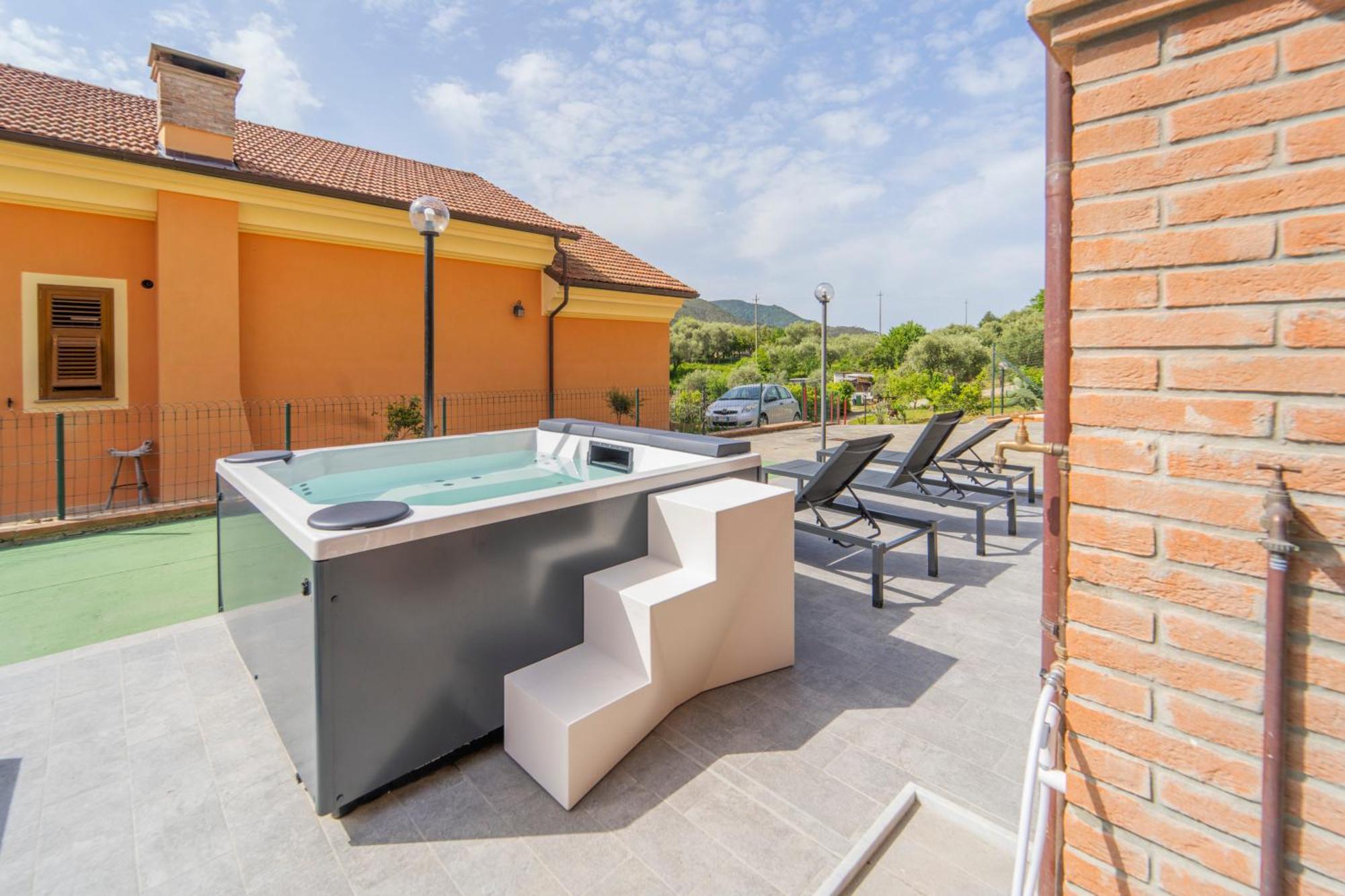 Villa Moderna: Modern Retreat with Garden Jacuzzi San Lazzaro  Exterior photo